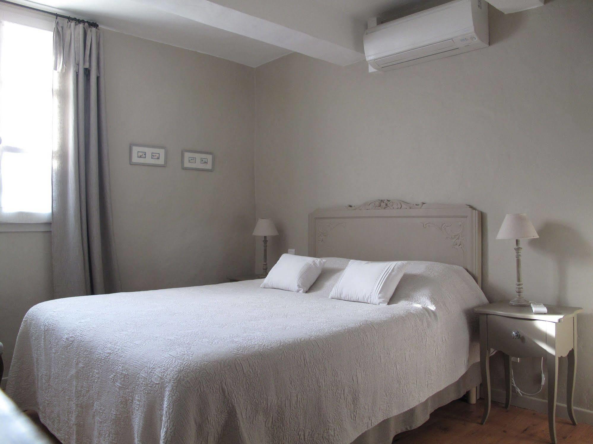 Le Mas De L'Olivier Hotel Loriol-du-Comtat Kültér fotó