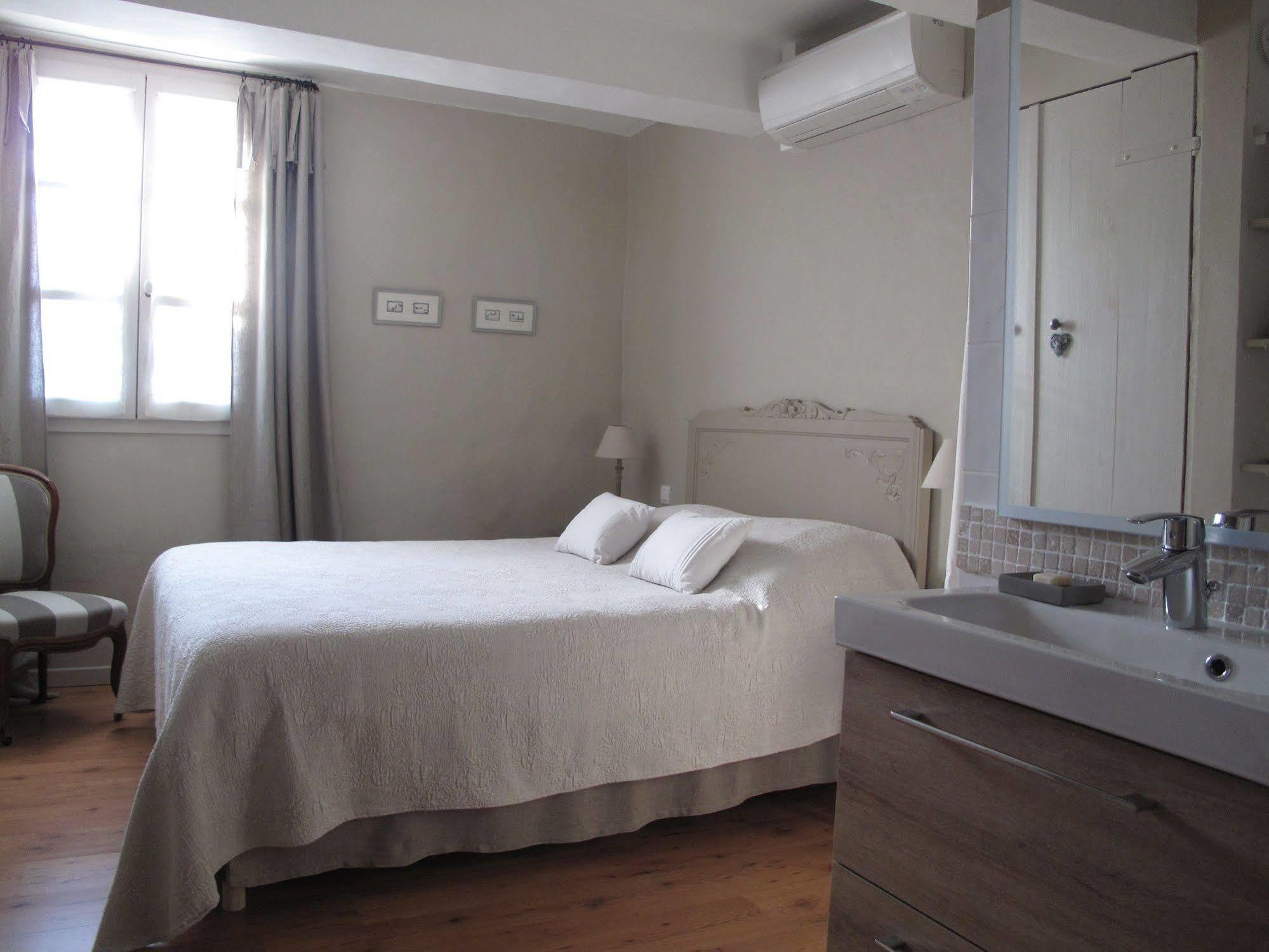 Le Mas De L'Olivier Hotel Loriol-du-Comtat Kültér fotó